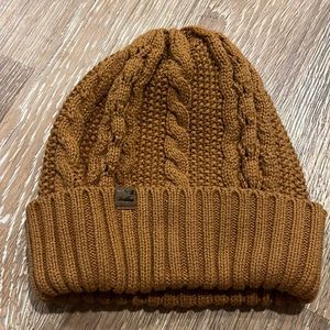 New billabong beanie!